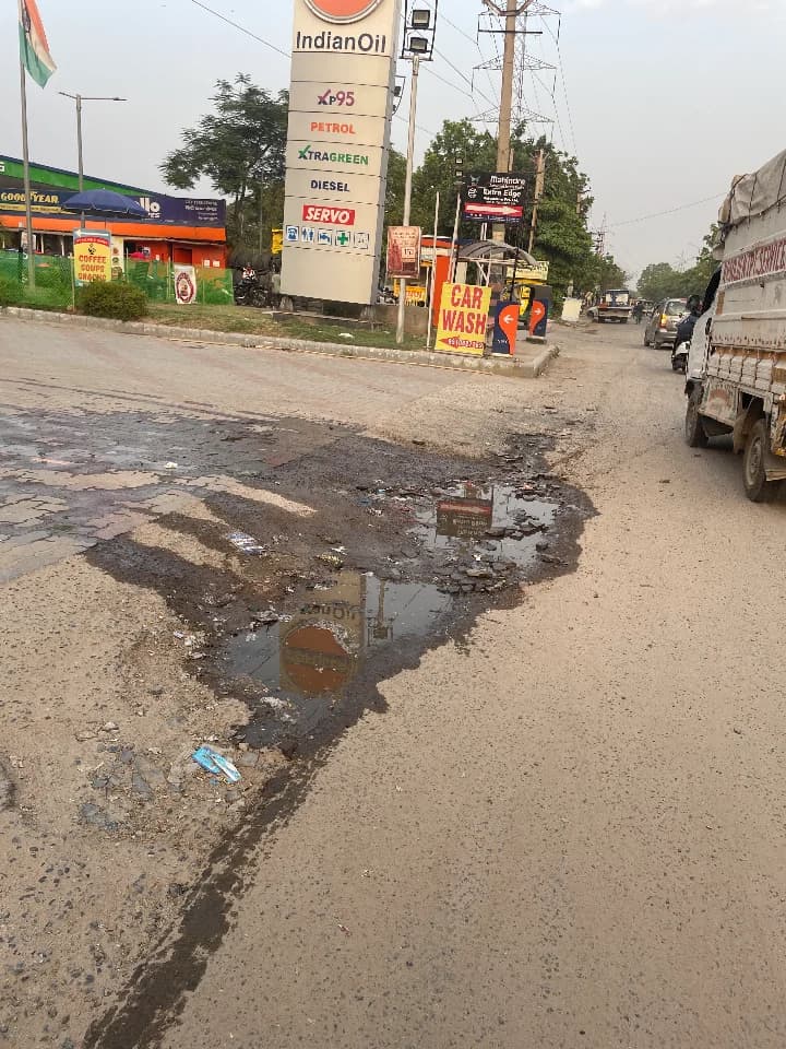 pothole in Wazirabad