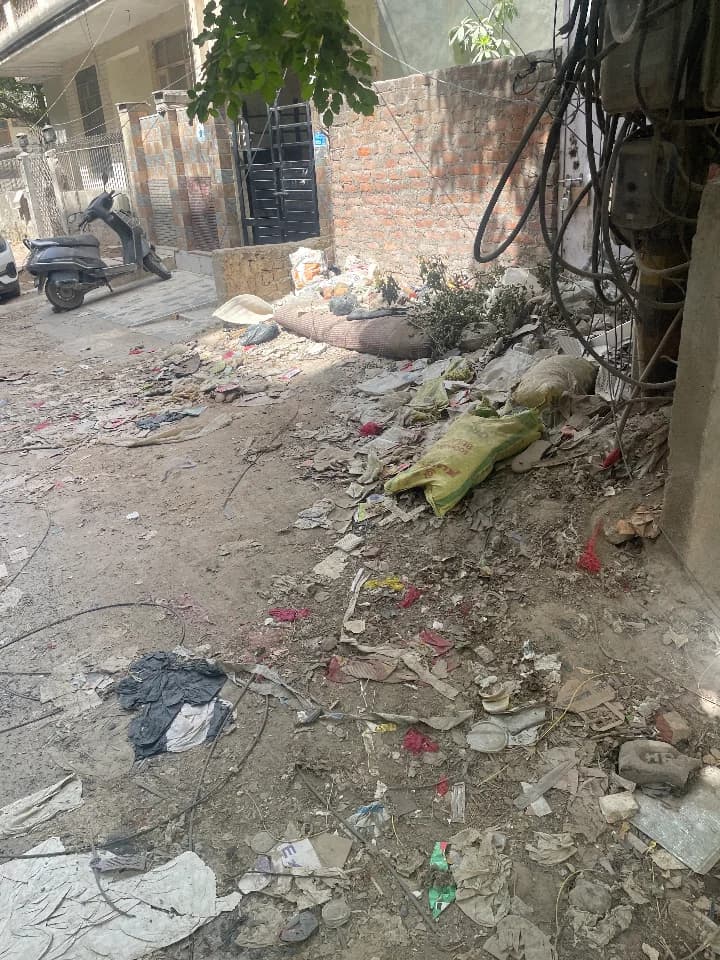 illegal dumping in Sushant Lok Phase I